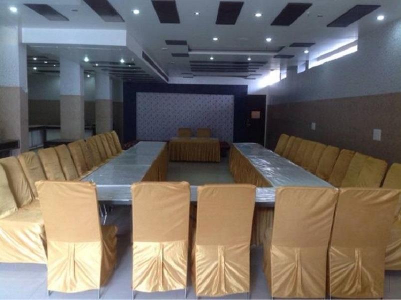 Hotel Parth Inn Ґазіабад Екстер'єр фото
