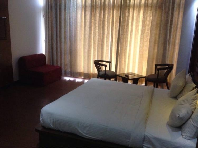 Hotel Parth Inn Ґазіабад Екстер'єр фото